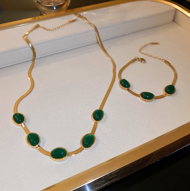 Emerald necklace bracelet